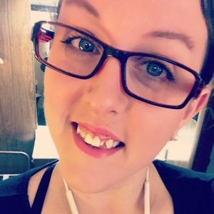 Meet your Posher, Alicia